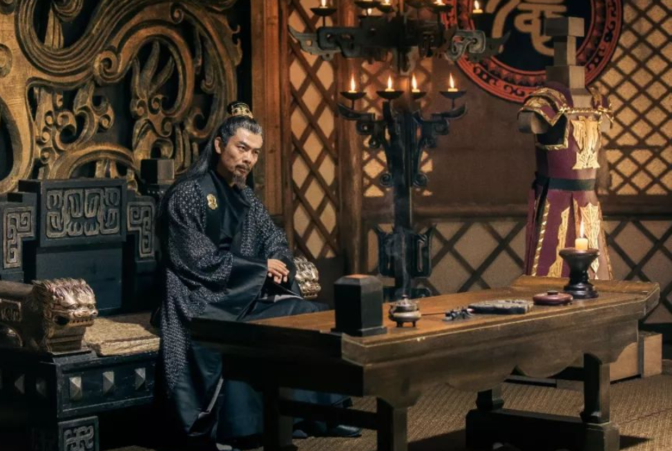 阮朝时期,"半银半钱"的港税是如何进行推行的?