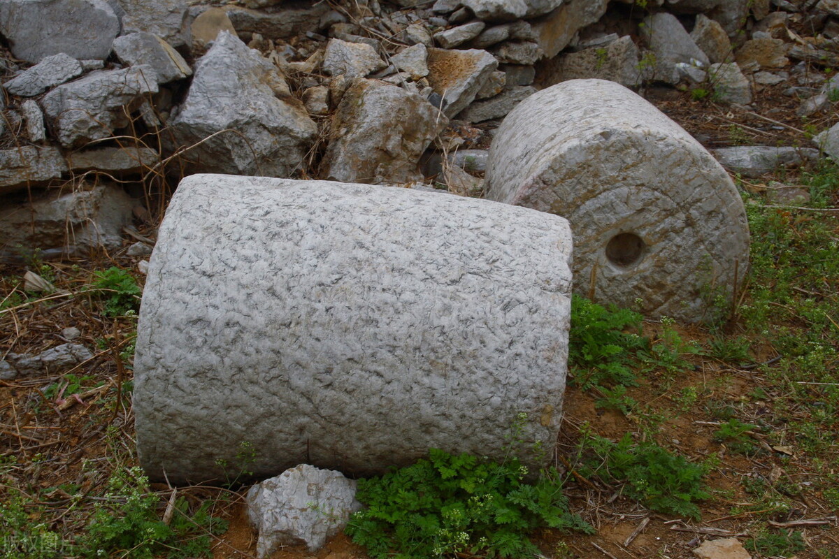 1985年,河南一农民捡到一口纯金佛钟,引发血案