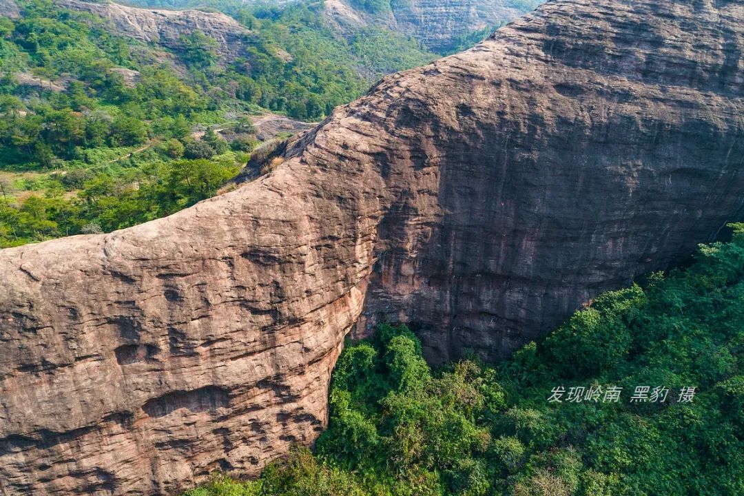 自然奇观!带您深入探索广州最近的丹霞地貌!