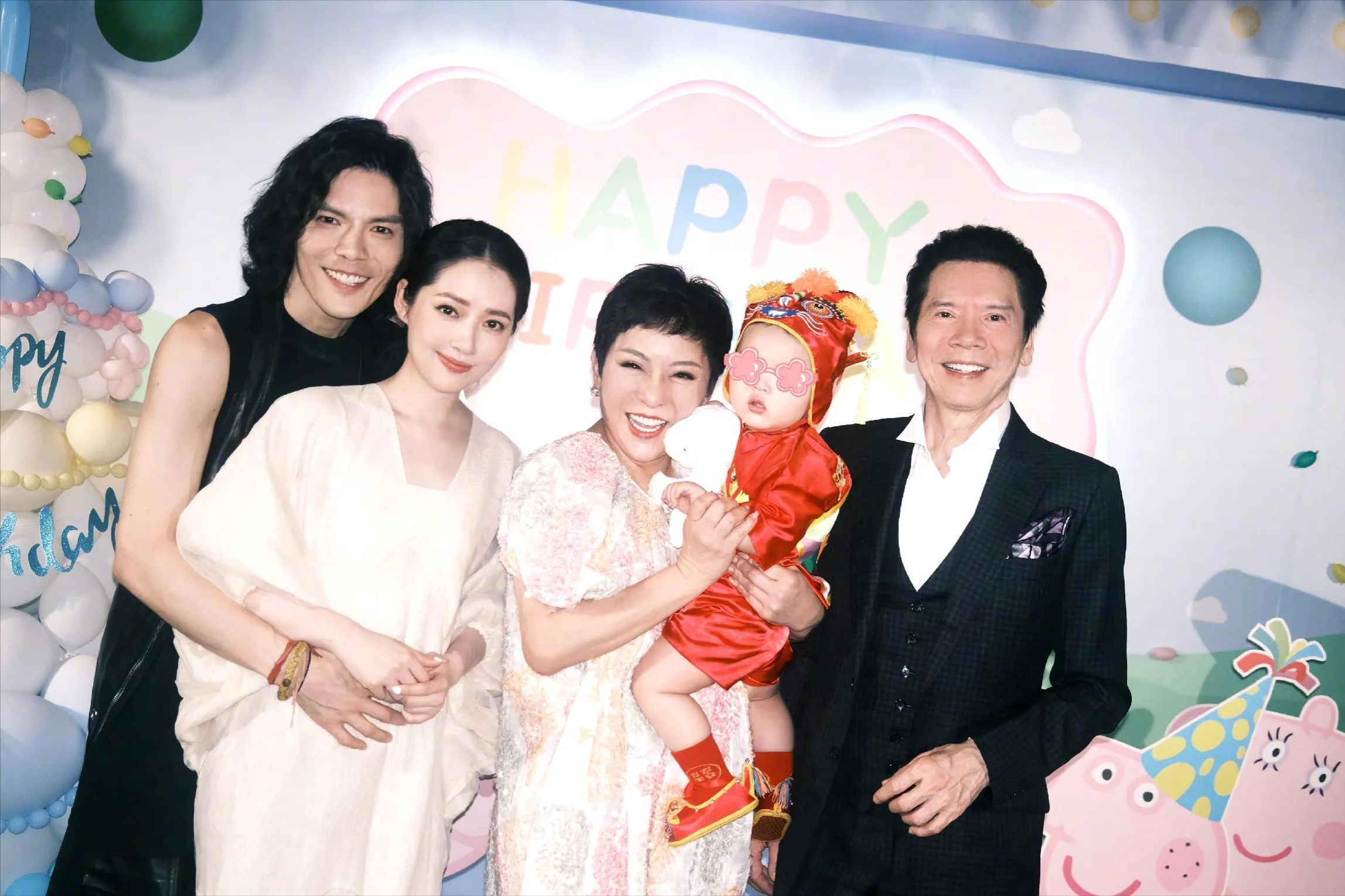 向华强首次宣布遗产归属,向佐长发似流浪汉,郭碧婷成大赢家?