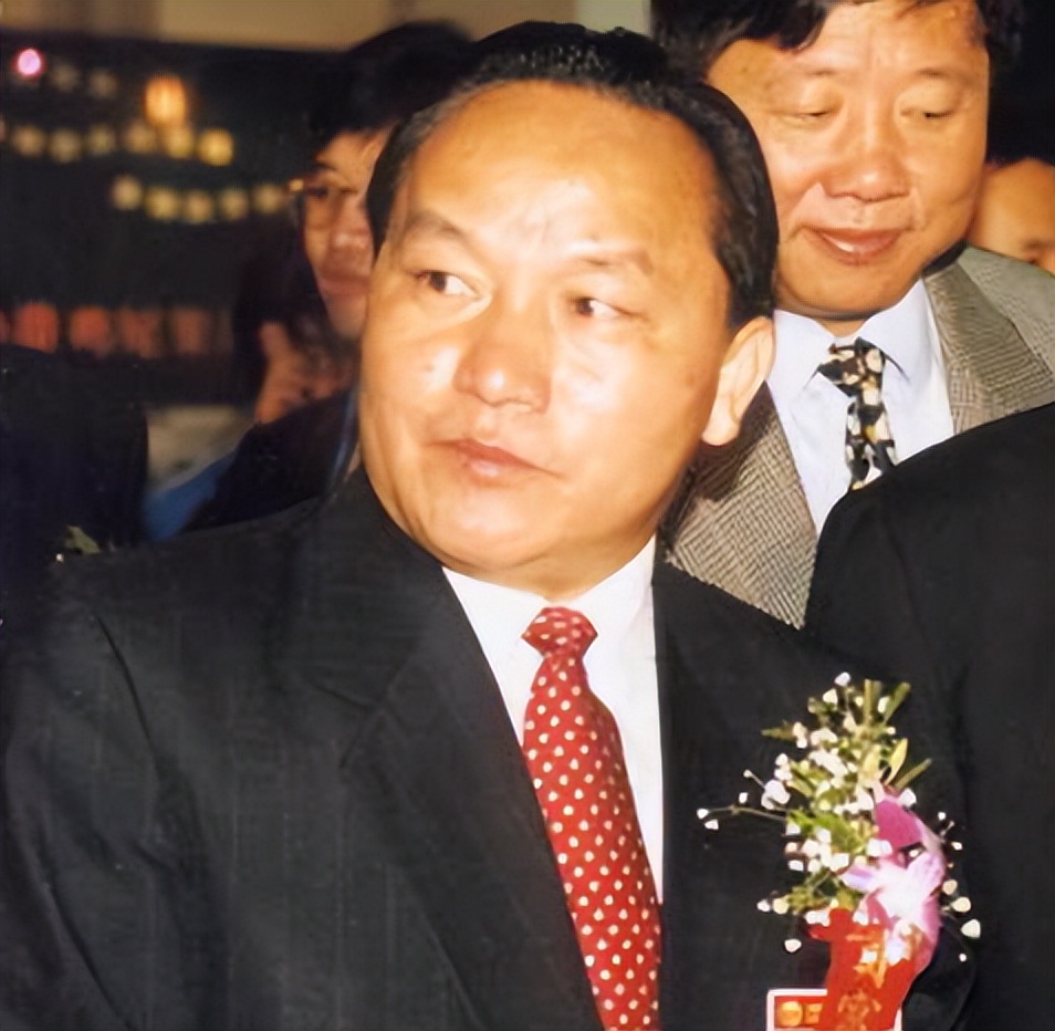 纪实:荒唐至极!从亿万富翁变成"情人",李薇经历了什么?