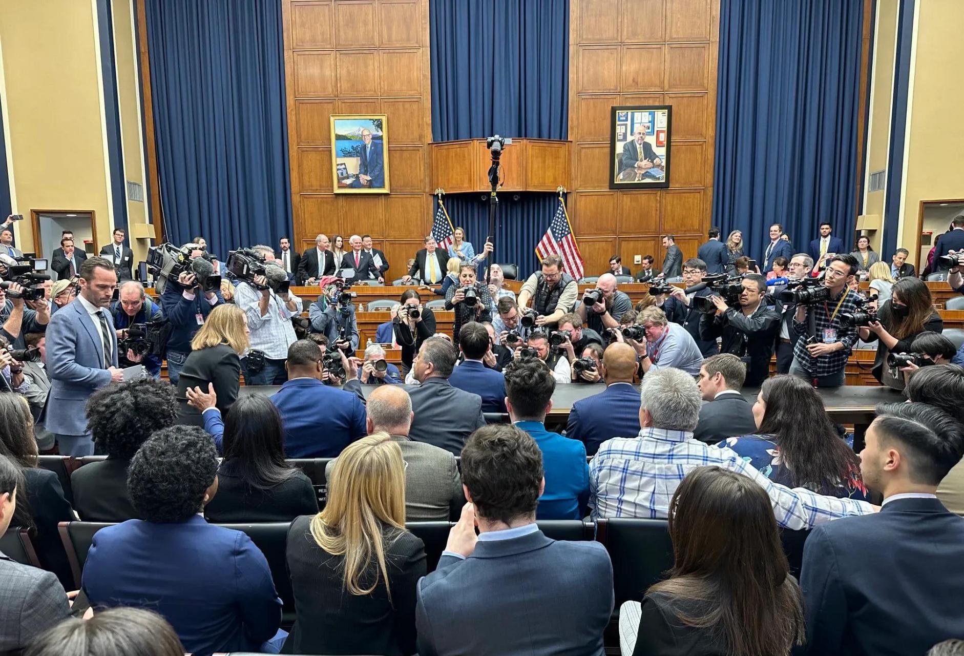 美国没法禁枪,支持"毒品"合法化,主打反差对tiktok忌讳