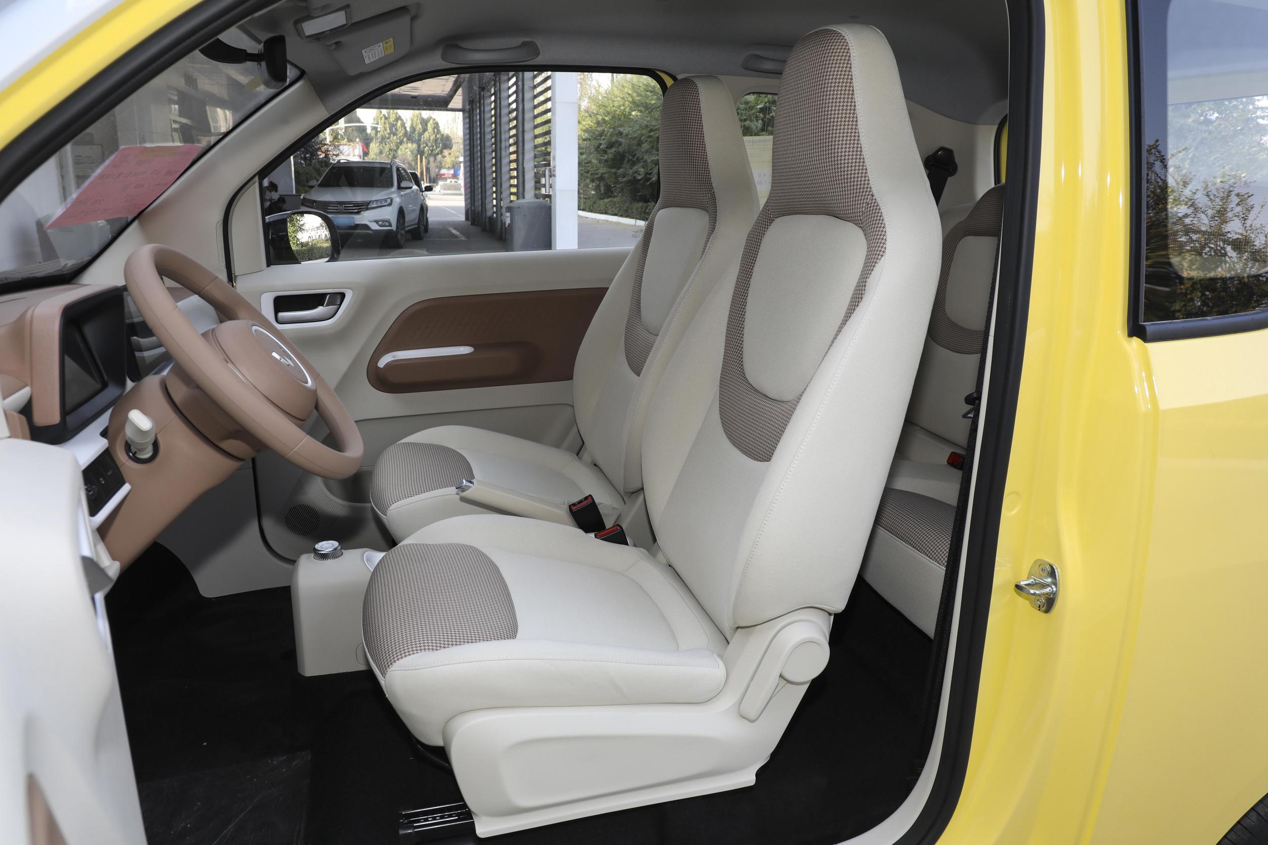 新款五菱宏光miniev马卡龙,外观调整,内饰更精致,增8英寸大屏