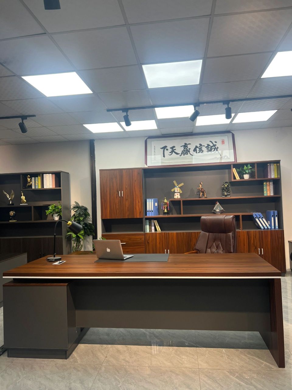 大数据把我推给需要老板桌的人15实拍图 大气办公室老板桌它来了