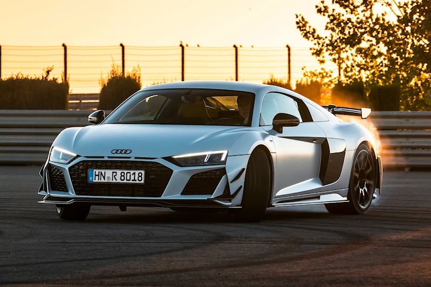 奥迪r8几乎拥有涡轮增压五缸动力,rwd和手动