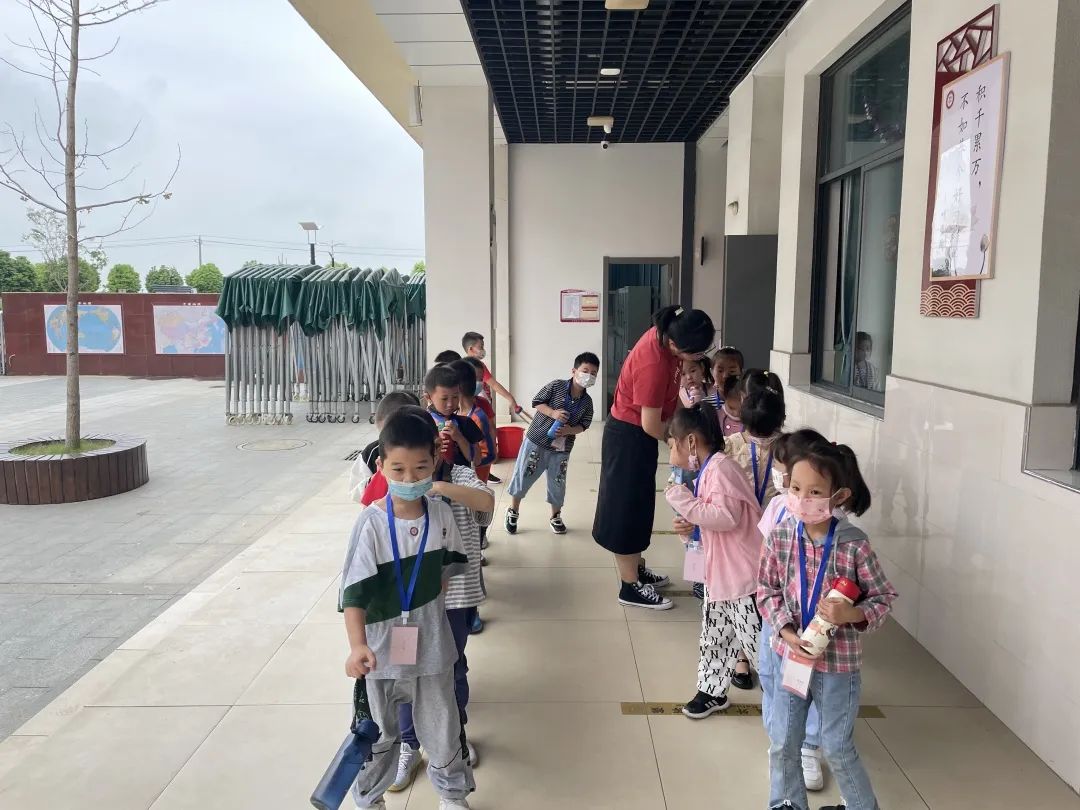 南京市江宁区湖熟中心小学:这所学校的迎新生活动爱意满满!