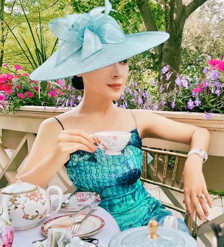 "百花影后"刘欣,不顾一切嫁邵峰,恩爱17年生一女,今幸福美满