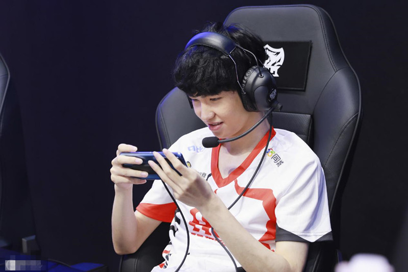 kpl:一诺再也不是最亮眼的那个c了?打野没节奏,低级错误频生