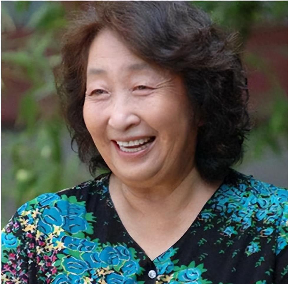 百岁老艺术家彭玉近照曝光:老态龙钟,眼里有光!