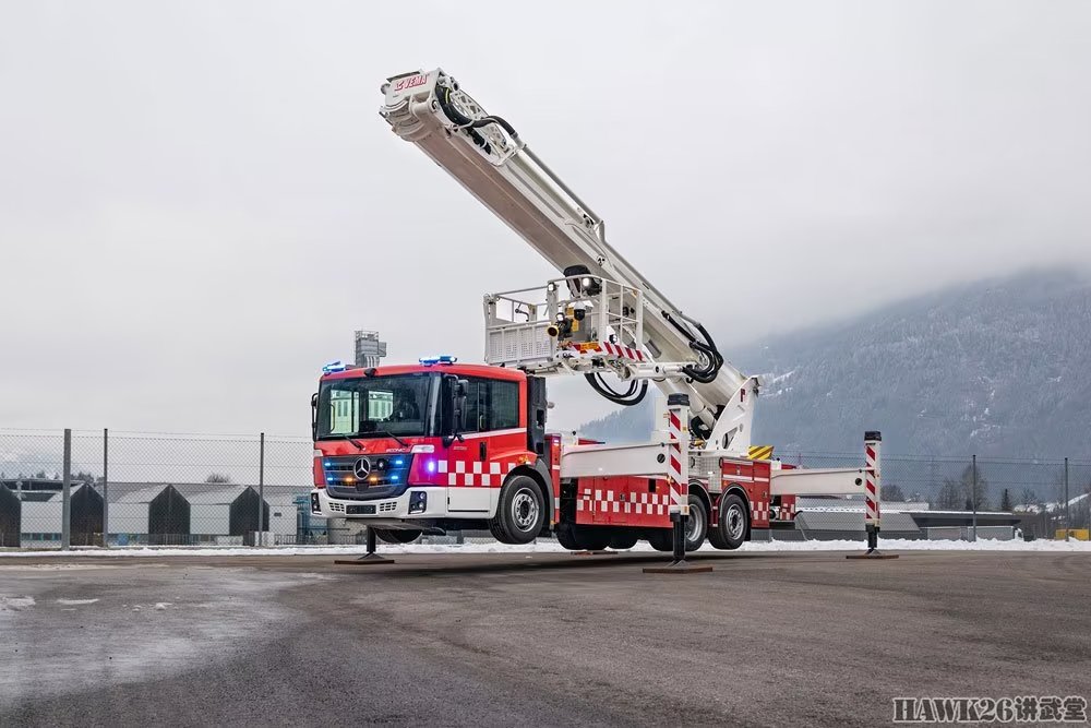 奥地利安普公司改装的登高平台消防车 45米液压桅杆 乌克兰订购