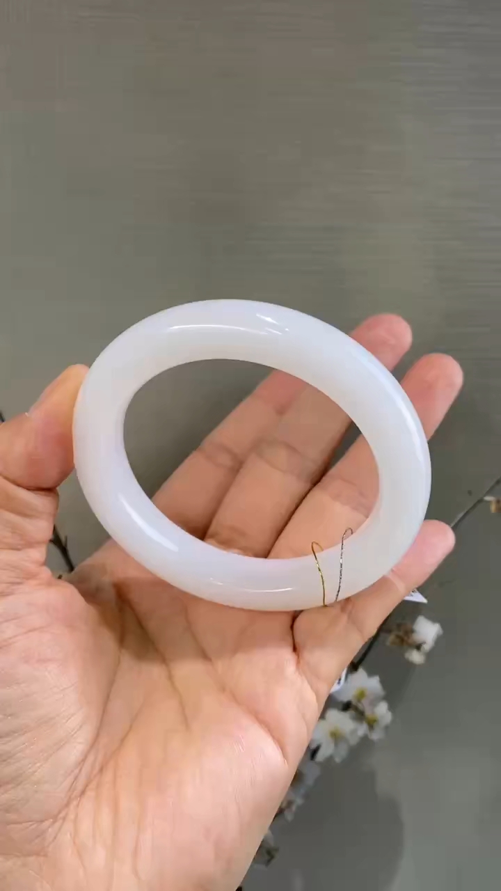 和田玉羊脂玉高白手镯,完美版