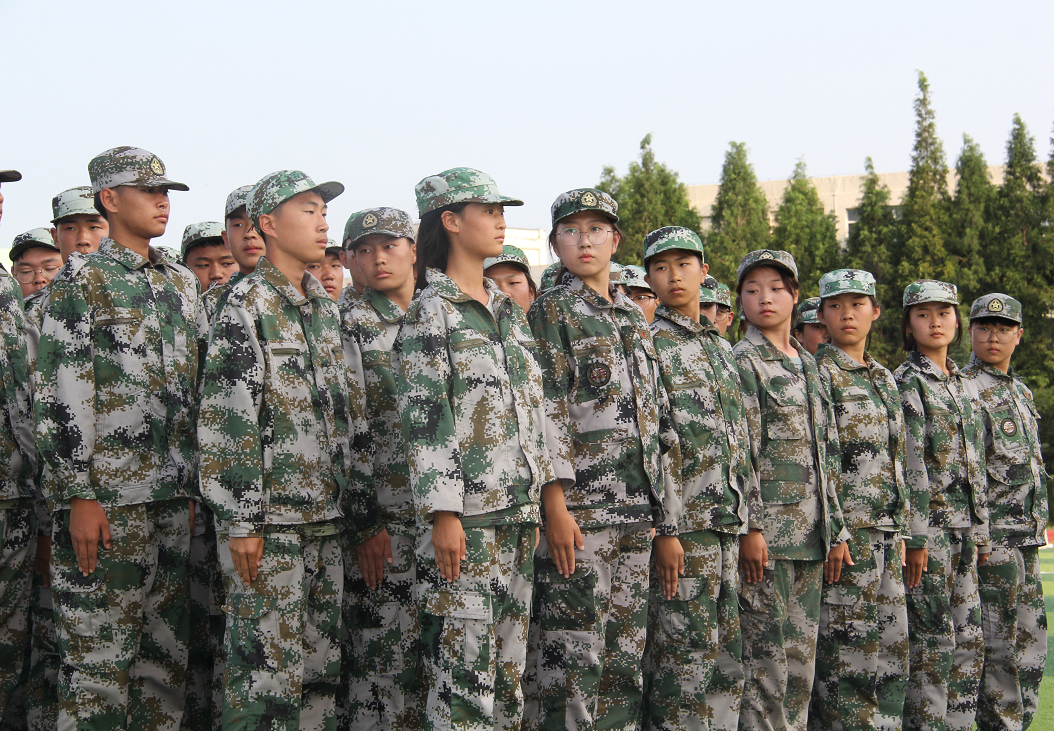 平度领导出席山东省华侨中学军训开幕式:青春意志,敢于认真!