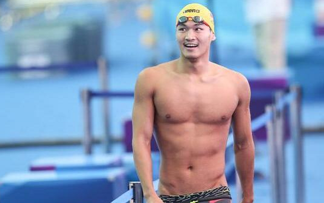 52秒42!徐嘉余太强了,半决赛放水仍小组第一,全力冲击金牌