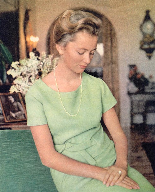 保拉王后:貌比赫本生3个娃,还被出轨,情敌之女找上门要当公主