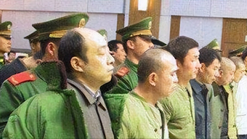 纪实:太原黑老大李满林:25岁称霸太原作恶14年判死刑时情绪崩溃