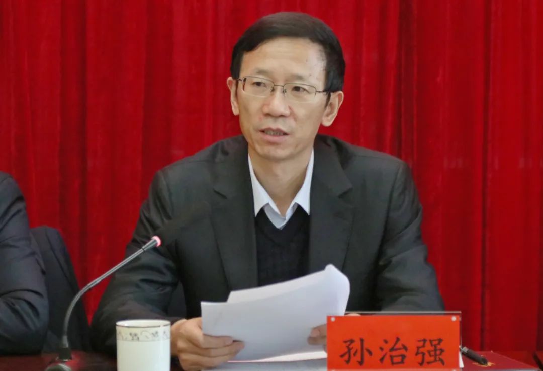 省法院党组成员,政治部主任孙治强在临夏州征求人大代表意见建议