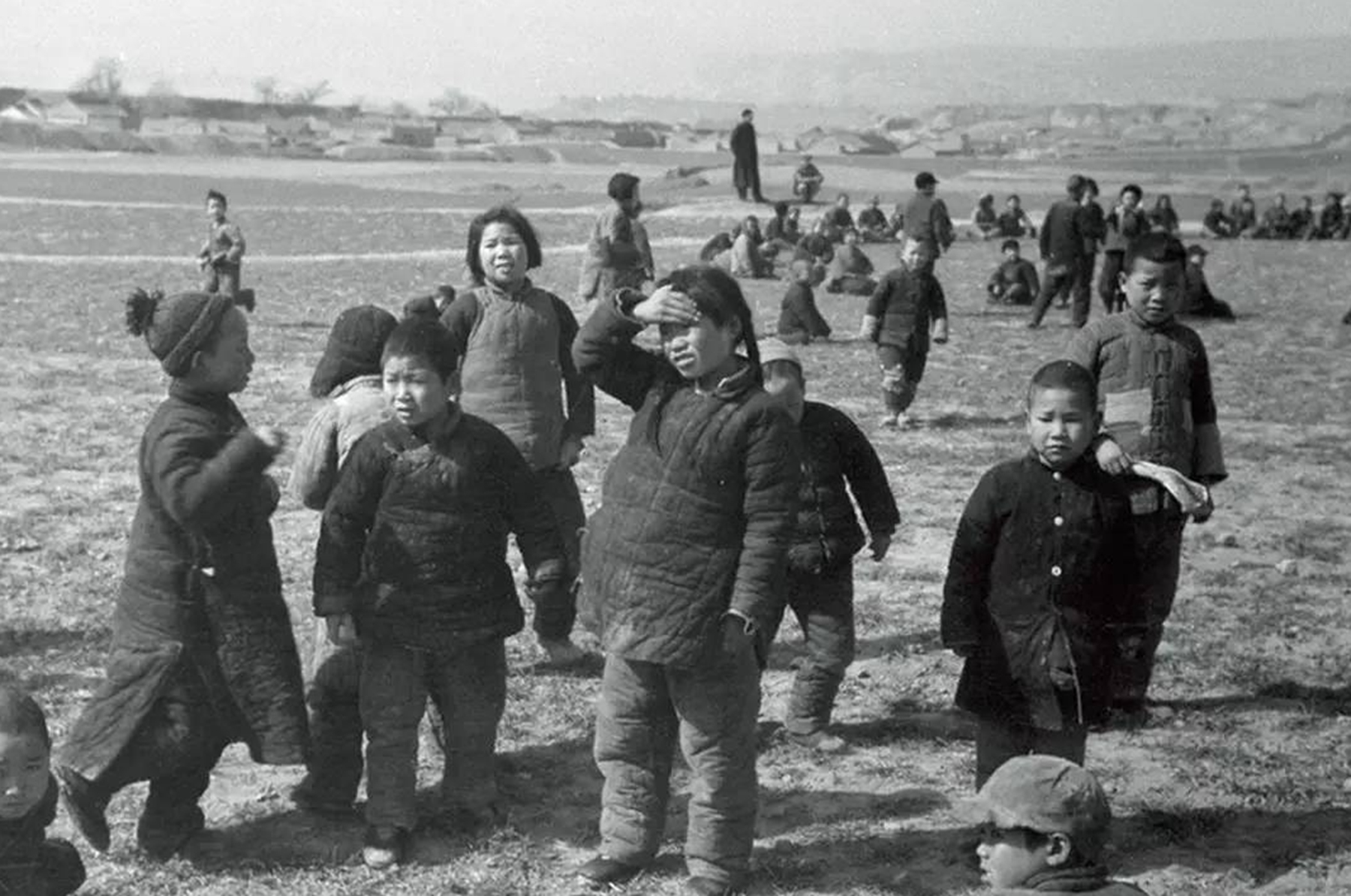 1942年河南饥荒:饥饿让人突破底线,死了3百万人,百姓苦不堪言