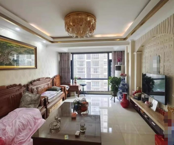 洋湖法拍房:正地铁口,9千多机会!洋湖景园二期法拍!