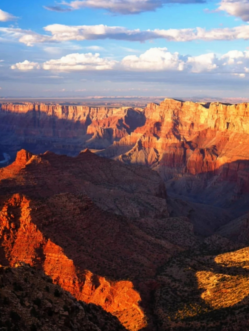 美国大峡谷之奇景  美国大峡谷国家公园位于美国西部,是一个自然与