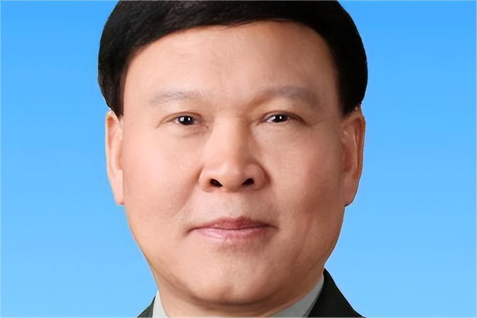 纪实:"军虎"张阳自缢逃罪!靠妻子上位,副国级当靠山!