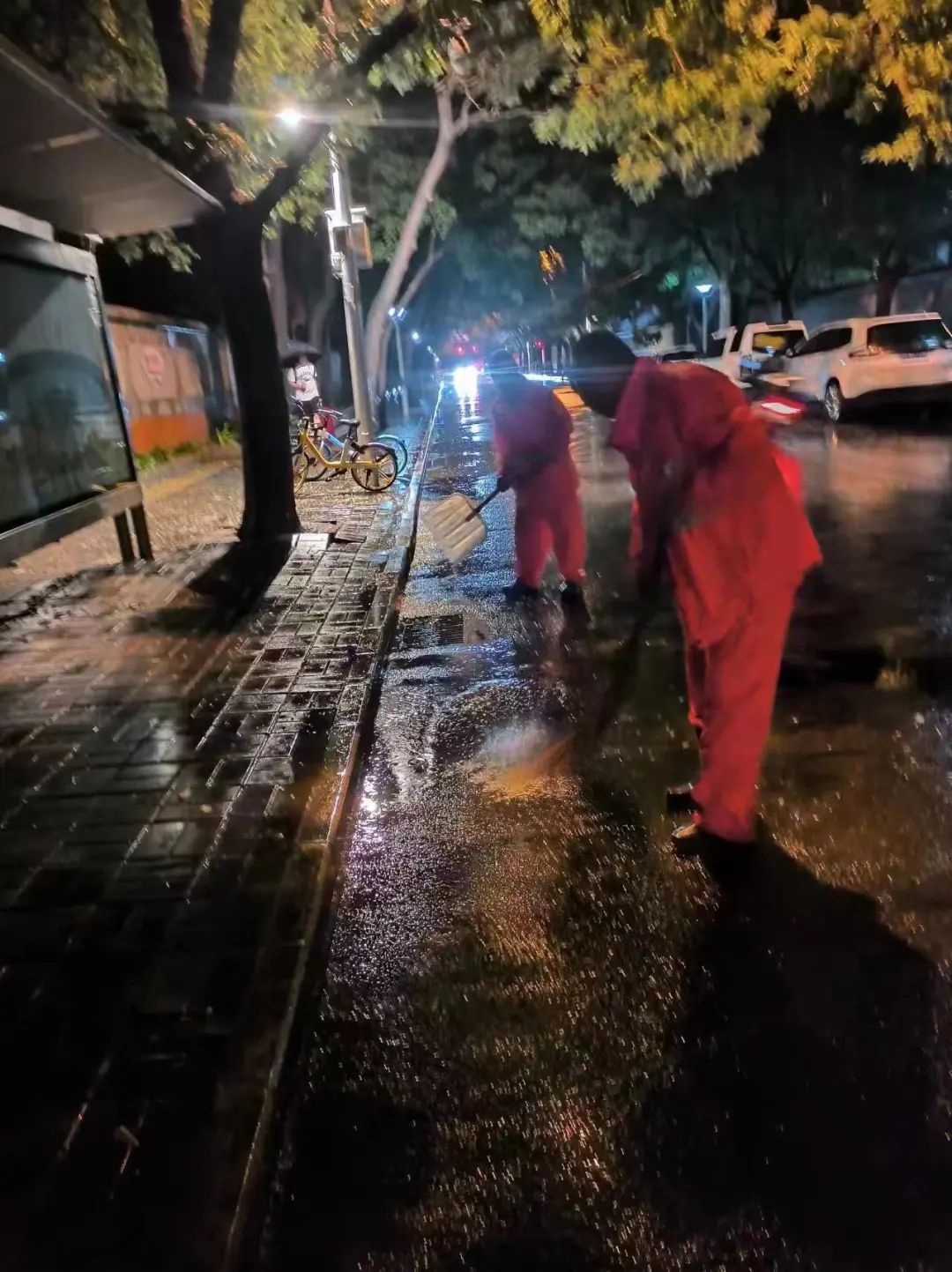 海淀暴雨夜,他们又是一夜未眠