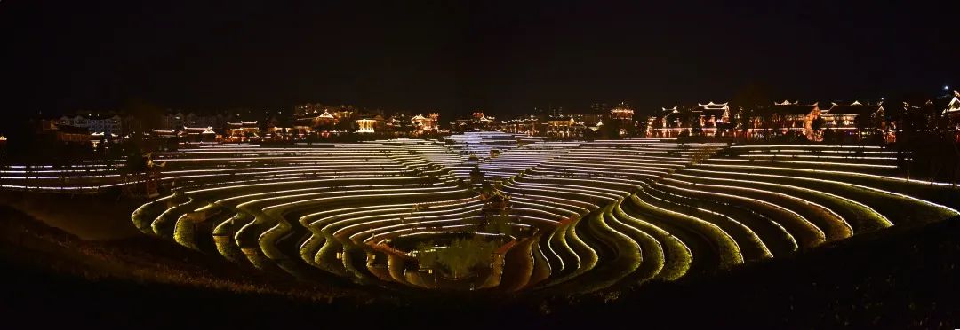 大方梯田花海夜景图片