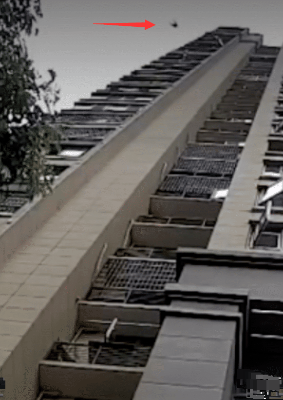 鄱阳女教师疑自杀,从32楼坠亡;是女教师太多,男教师少的缘故?