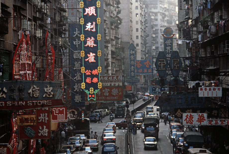 尼姑开豪车住别墅,与2个和尚结婚,2015年东窗事发,屋里藏假发