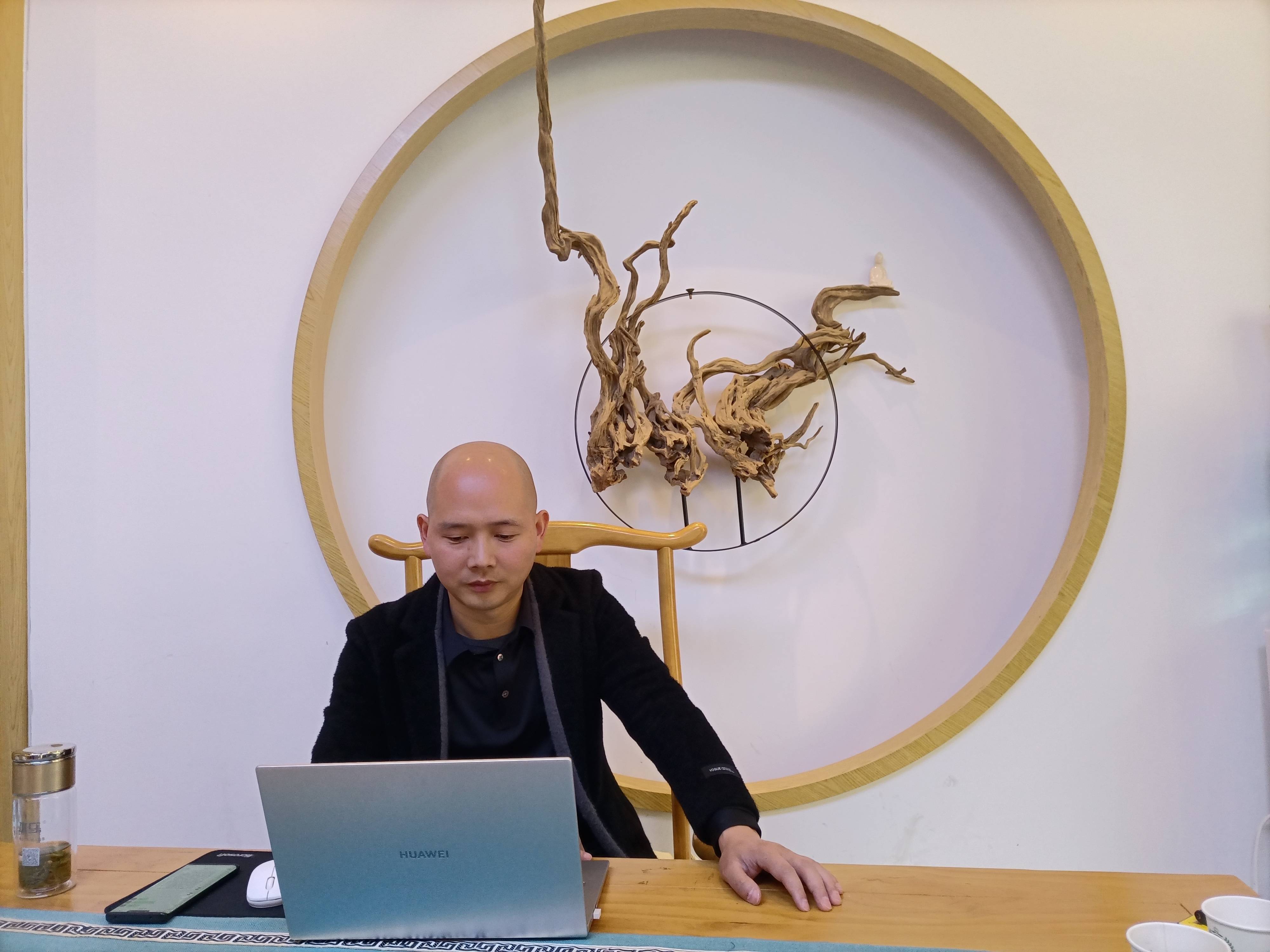 快递小哥跃上大舞台——退伍军人王永洲砥砺奋进擦亮人生底色