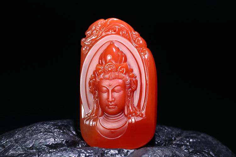 南红的岁月痕迹:南红玉化好不好?