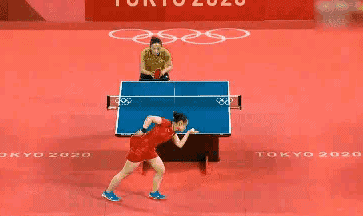 伊藤美诚的发球再次被吐槽,孙颖莎要小心了,听听邓亚萍给出的良策