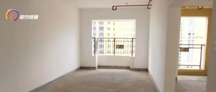 推荐|奇葩楼盘！14楼、29楼没直达电梯，回家还得穿6道门