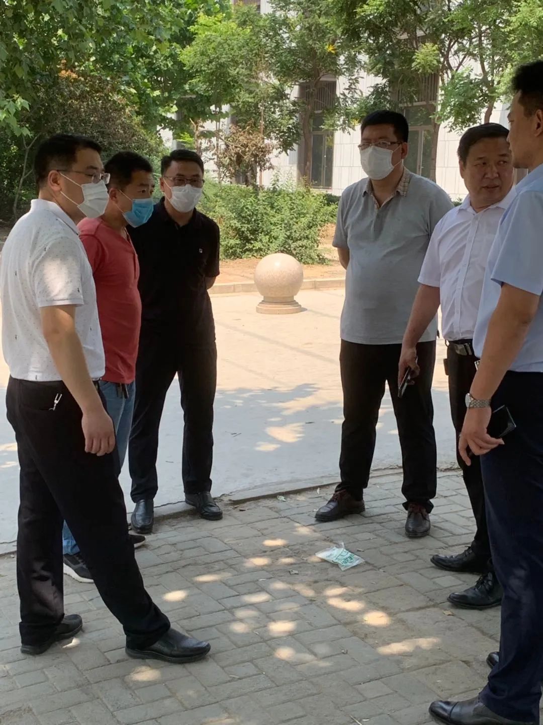 副区长刘锐光到西兆通镇调研劳务市场