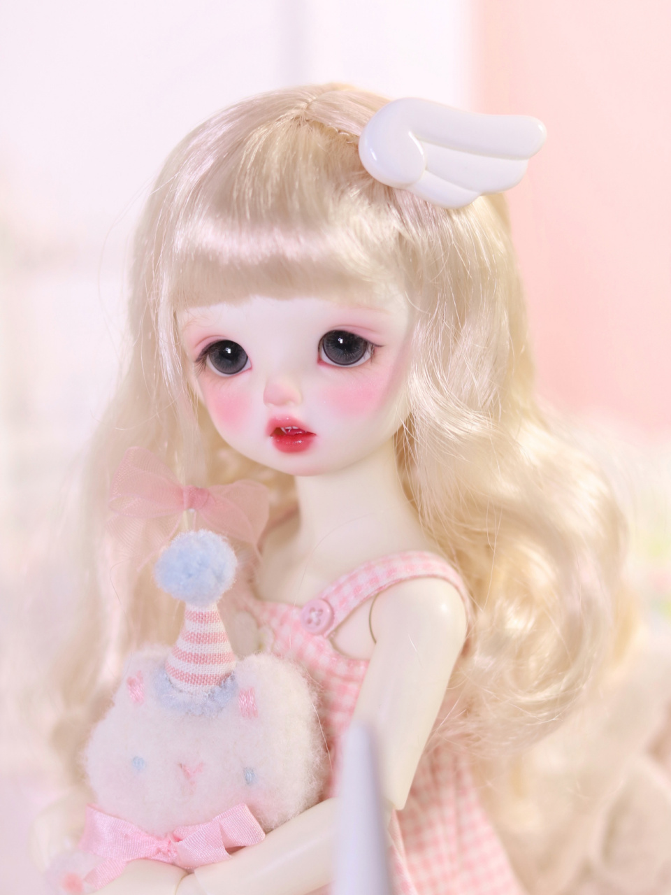 可爱娃娃bjd,金色的头发在日常是特别好看的.