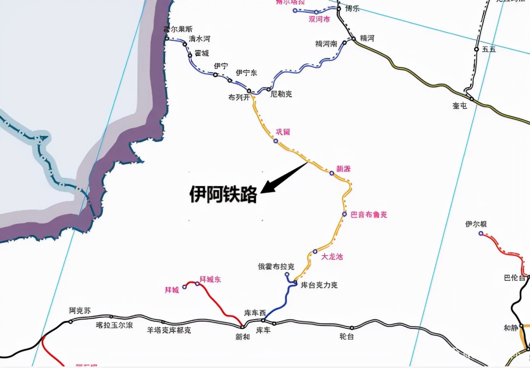 伊阿铁路直接连通南北疆地区,形成南北疆之间便捷的铁路运输通道