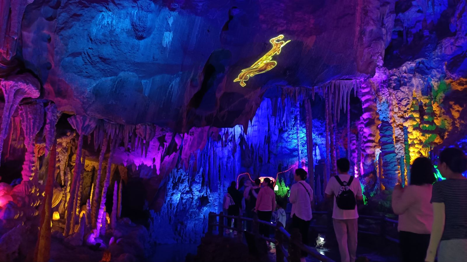 房县野人洞,避暑探秘休闲,夏日好去处