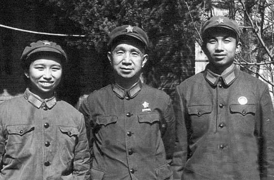 粟裕从来不是一个冷面战神回归生活他比一般人都要生动有趣