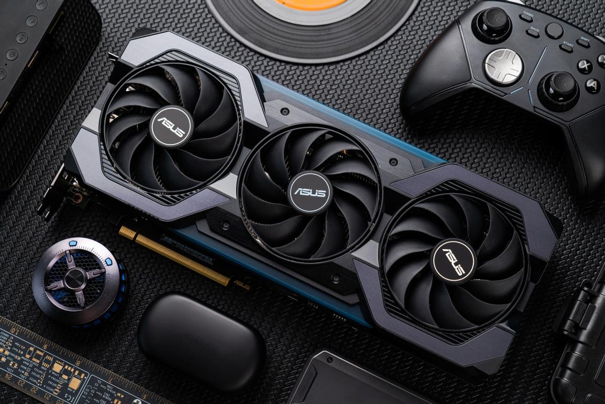 二次元"鲨鱼姬"来袭,华硕 ats-rtx4060-o8g-gaming图赏