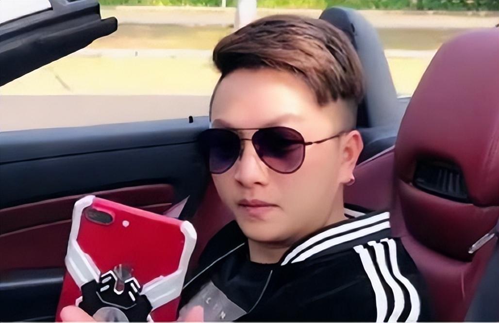 2011年6月份,高德飞和他几个