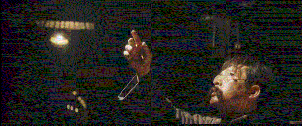 今天他复出,请在公屏上打"真的偶像"