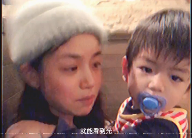 陈妍希和儿子合唱歌曲,5岁小星星正脸首曝光,五官像极陈晓