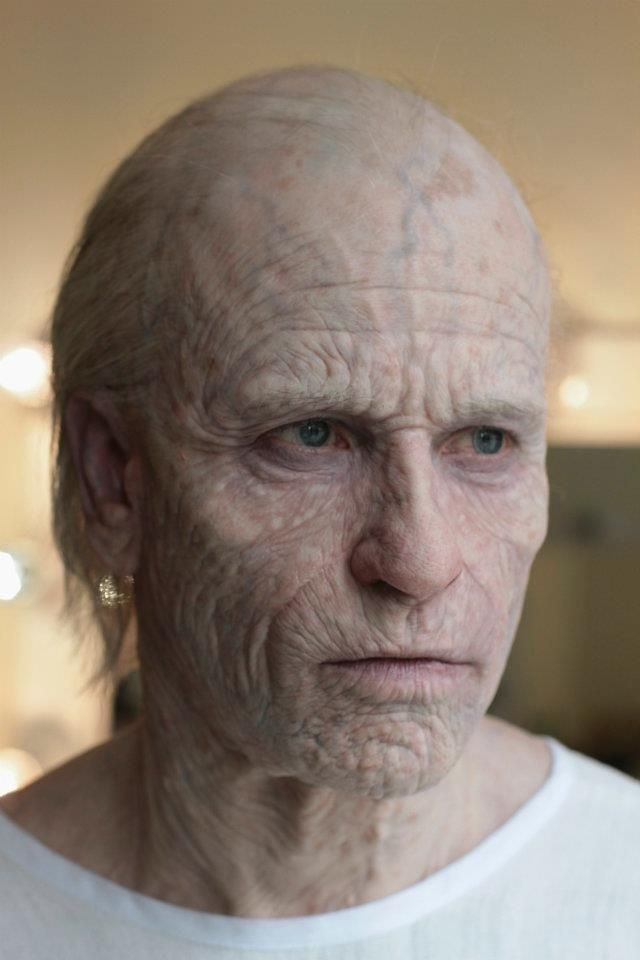 人类无限接近"神"却惹怒造物主!异形《普罗米修斯》删减之谜