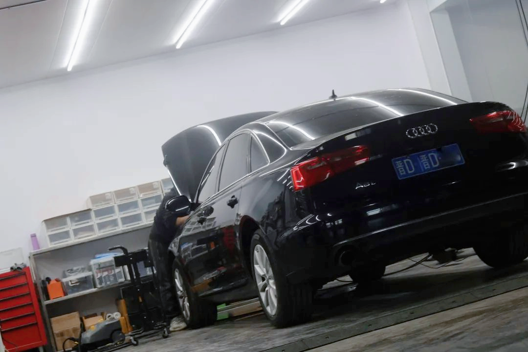 怪兽修车:翻新"车况惨烈"的奥迪a6c7,匠心施工,再变新车!