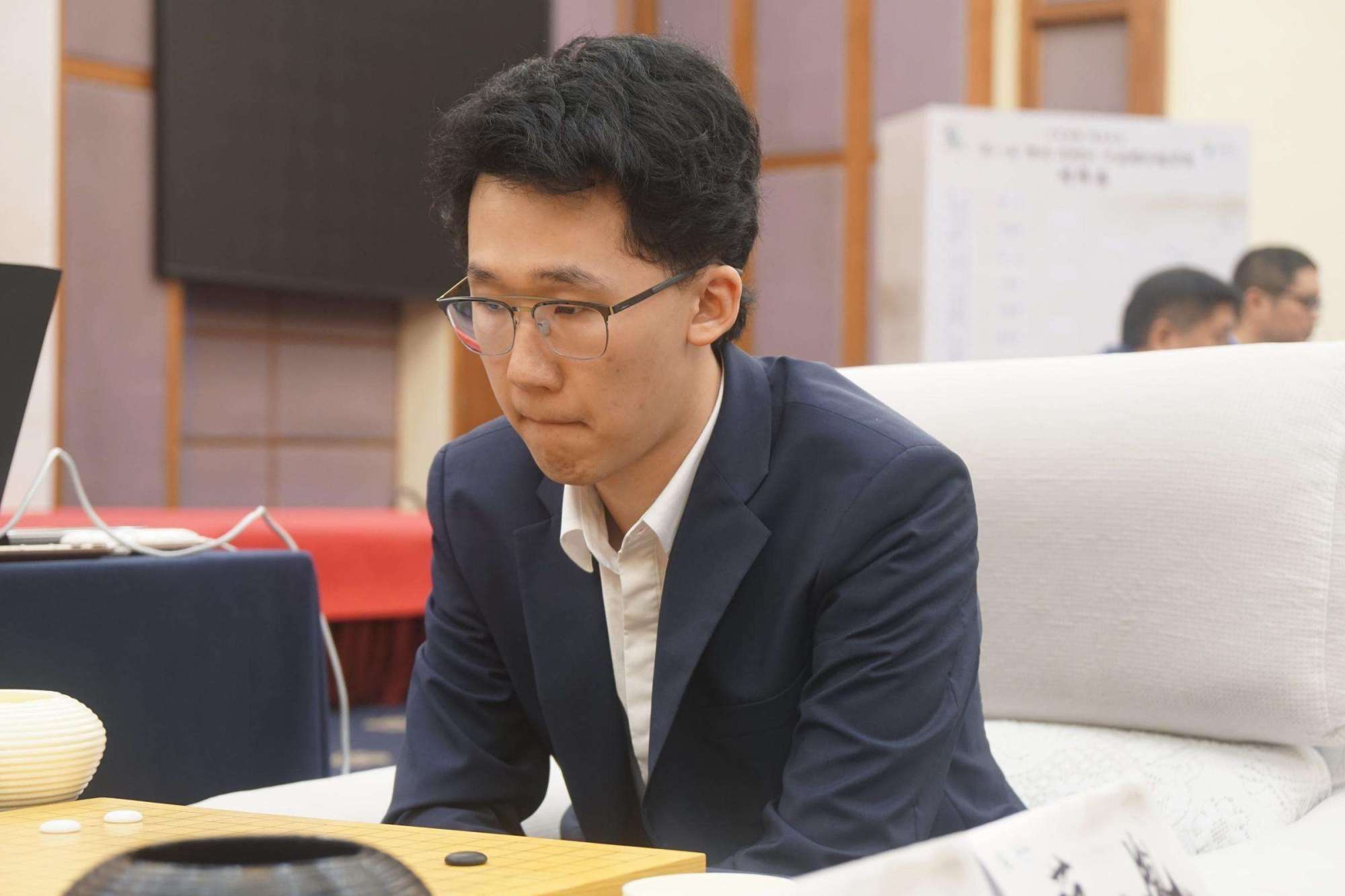 范胤首轮便将lg冠军淘汰出局!