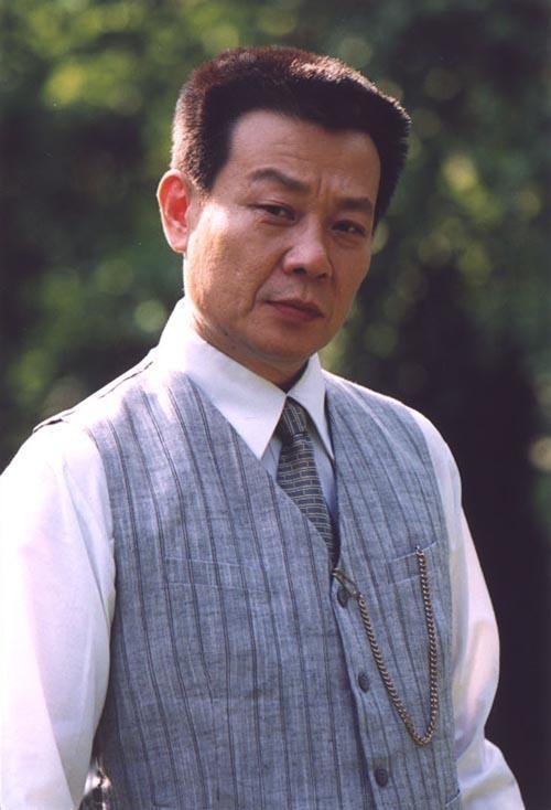 1954年,寇世勋出生在台湾,父亲在他很小的时候因为肺炎去世,好在母亲