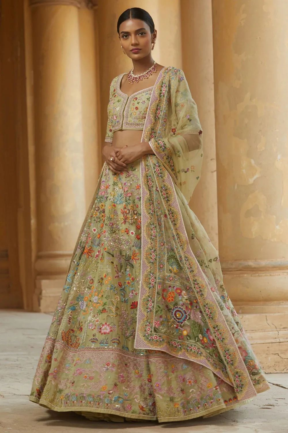 手工刺绣的印度服装,惊艳而充满魅力