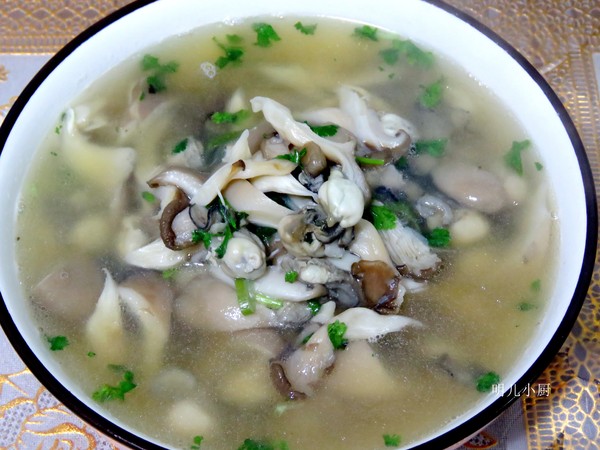 白蘑菇肉片汤图片