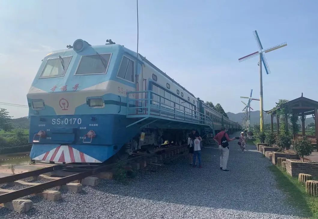 去有风的地方～(有风的地方有雾吗是什么歌)