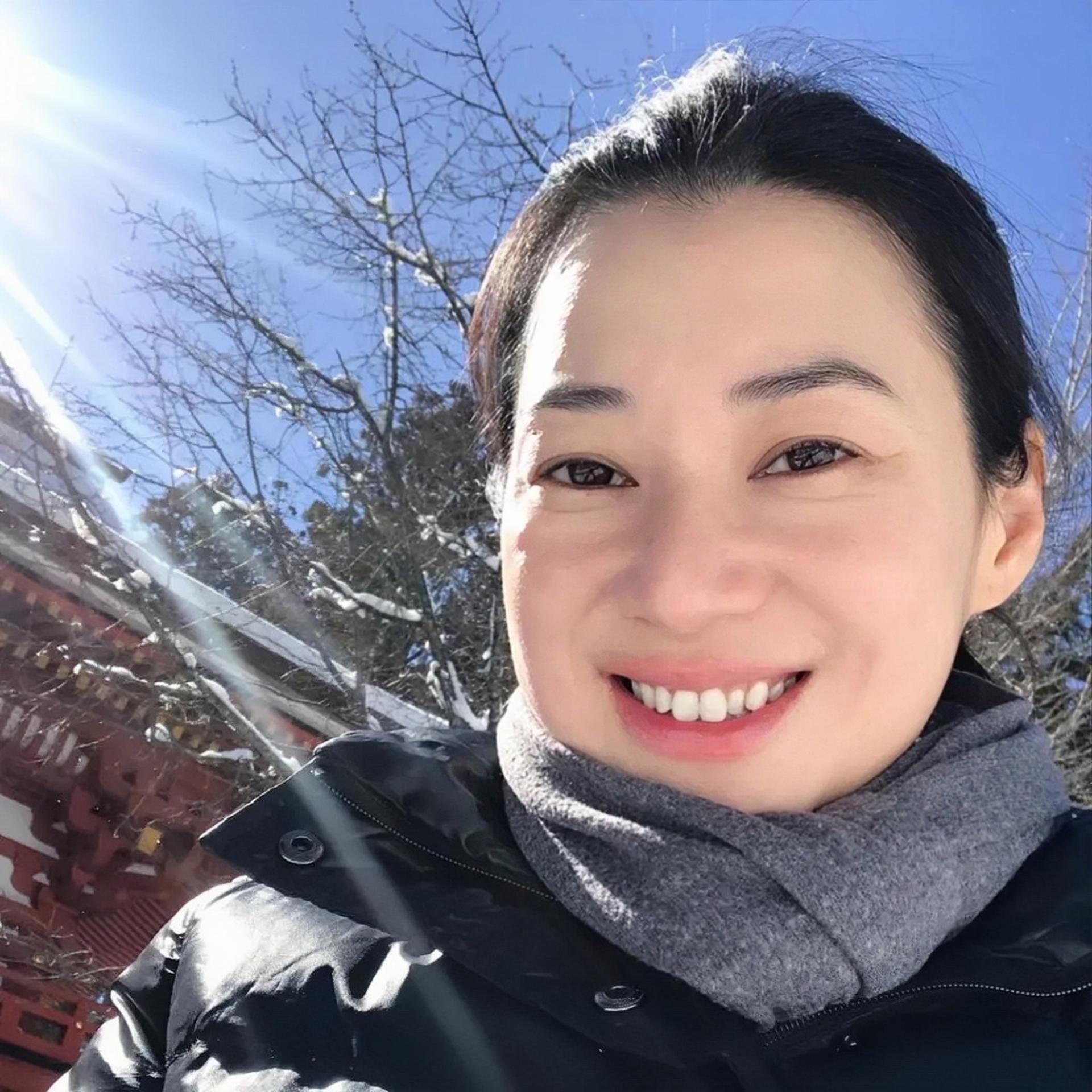 知名港星陈伶俐近照贵妇气质浓!二婚嫁富豪,转行开画廊年入百万