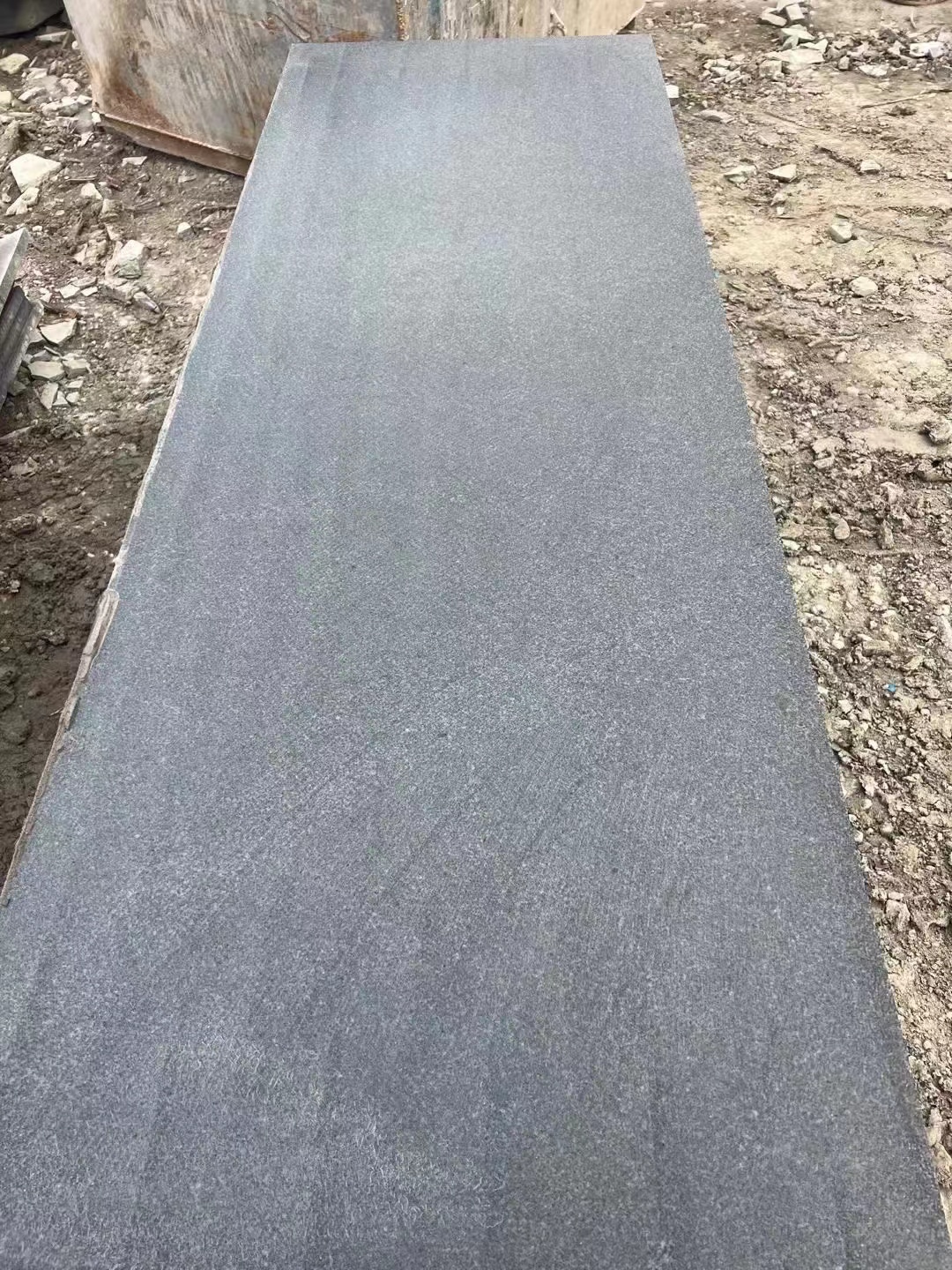 芝麻黑石材产地厂家外墙干挂石材